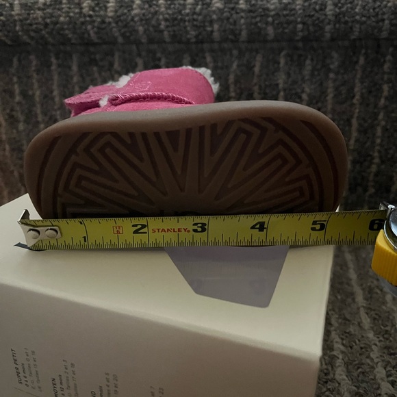 Great condition toddler keelan uggs - Picture 12 of 12